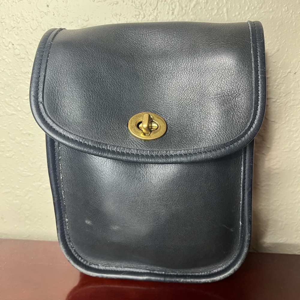 Coach Navy Leather Crossbody Bag with Gold Clasp - Picture 8 of 13